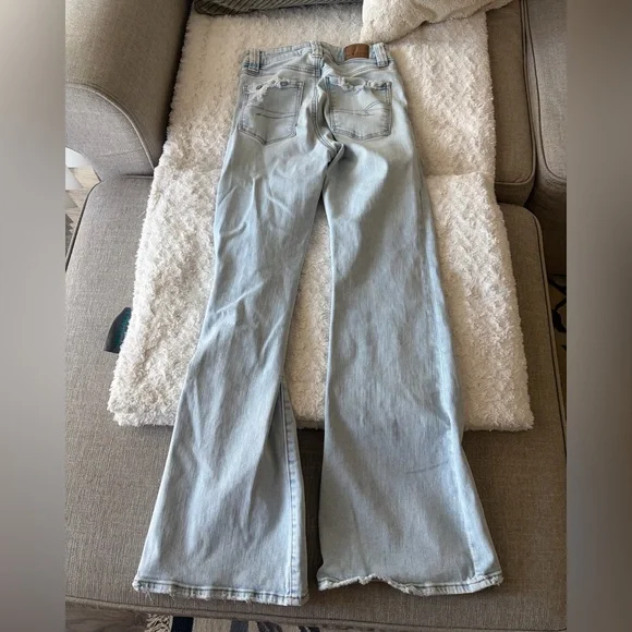American Eagle Outfitters Light Wash Flare Jeans Next Level Stretch - Picture 3 of 4